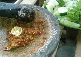 Sambal terasi mentah' paling enak / makanan khas daerah yang satu ini sangat spesial. Resep Sambal Terasi Mentah Oleh Nidarudi Cookpad