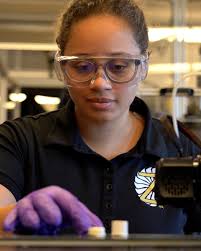 Ben Roeder, @purdueaeroastro senior, works with Prof. Song Zhang