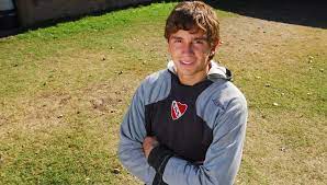 Nacido en mar del plata, dibu las inferiores en independiente. Quien Es Emiliano Martinez El Arquero Heroe De La Seleccion Argentina Tyc Sports