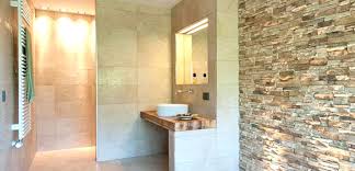 Il rivestimento in pietra naturale dolmen ice è perfetto per dare al tuo bagno moderno uno stile elegante e contemporaneo. Rivestimenti Per Il Bagno Informazioni Idee E Prezzi A Tua Disposizione