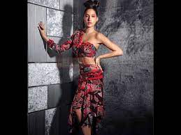 Nora fatehi is a canadian dancer, model, and actress who is popular for her belly dancing skills and doing item songs in films like temper, baahubali and nora has a huge social media fan base with more than 13 million followers on instagram, more than 500k followers on twitter, and more than 1.5. Nora Fatehi Looks Mesmerising In Her Latest Instagram Post Hindi Movie News Times Of India