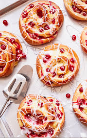 johannisbeer schnecken essenundtrinken mit einem leckeren hefeteig kann man so vieles kreieren so wie diese puddingschnec in 2020 food brunch pastries food and drink