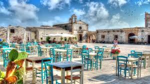 Specializzati negli affitti di case vacanze a pozzallo, appartamenti e ville nelle zone di ispica mare a santa maria del focallo, marina di modica, noto marina, modica in provincia di ragusa e parte della provincia di siracusa nell'estremo lembo della sicilia sud orientale. Traghetti Per Pozzallo