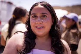 Coldplay fans bring glitter, glow to Coldplay's first night in El Paso