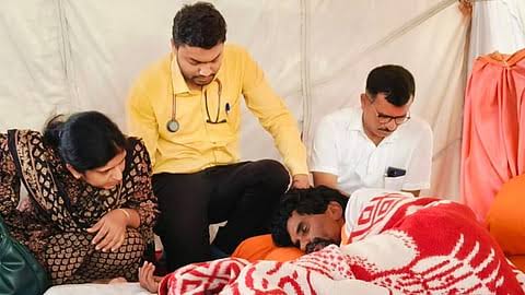 मनोज जरांगे यांनी पाणी आणि उपचार नाकारले; उपोषणाच्या आठव्या दिवशी प्रकृती खालवली