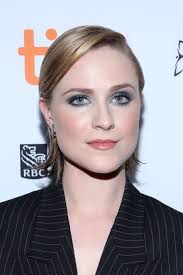 Scroll down to pick your desired hair length, and then choose a cool new look. 30 Short Hairstyles For Thick Hair 2017 Women S Haircuts For Short Thick Hair