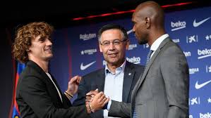 If you are looking for antoine griezmann suit you've come to the right place. Barcelona Abidal Barcelona Contacted Griezmann After Announcing He Would Be Leaving Atletico Madrid Marca In English