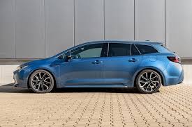 The toyota corolla sports tourer is available to order in four trim levels and with a choice of three engines. Bodybuilding For The Family Station Wagon H R Sport Springs For The Toyota Corolla Touring Sports Hybrid