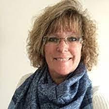 Darlene Rees's Instagram, Twitter & Facebook