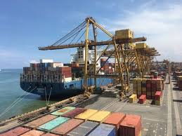Guide To Seafarer Jobs Careers In The Maritime Industry Martide Containers Containership Port Dock Seafarer Deck Maintenance Port