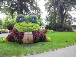 Van 2014 Le Jardin Des Plantes De Claude Ponti Bull Elodie Topiary Nantes Garden Sculpture