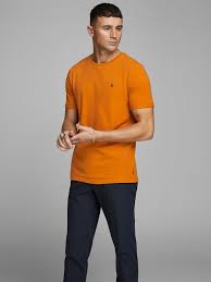 Lavage en machine à 30°c la pièce portée sur le visuel est une taille m. Col Ras Du Cou T Shirt Jack Jones