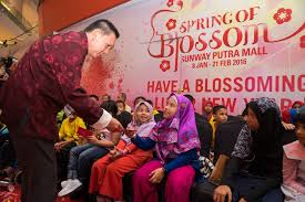 Sunway group has renovated the entire mall to be more unfortunately the cold airconditioning doesn't encourage for a longer stay, some cafeterias are out in the open we recommend booking sunway putra mall tours ahead of time to secure your spot. Sunshine Kelly Beauty Fashion Lifestyle Travel Fitness Spring Of Blossom Sunway Putra Mall