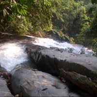 Jangan bayangkan air terjun ini seperti air terjun di bali yang menumpahkan air dari ketinggian vertikal dan berada di kawasan pegunungan. Air Terjun Sg Gabai Waterfall 54 Tipps Von 6281 Besucher