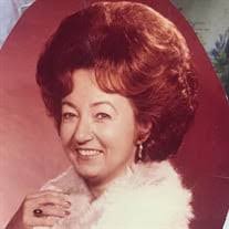 Iris Combs's Instagram, Twitter & Facebook