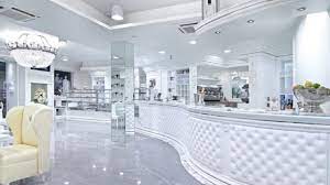 Che Tipo Di Arredamento Sei Moderno Di Design Contemporaneo Classico Di Tendenza Scegli Lo Stilo Piu Arredamento Arredamento Caffetteria Classico Moderno