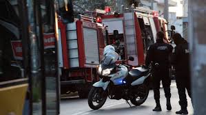 Η φωτιά έσβησε και μάλλον θα τα επιστρέψουμε στο καταφύγιο πιο μετά. Tragwdia Ston Byrwna Nekrh Anasyr8hke Gynaika Meta Apo Fwtia Sto Spiti Ths Cnn Gr
