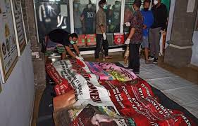 Kapal penumpang kmp yunice milik pt surya timur line tenggelam di selat bali. Hdq7dqrfn28bim