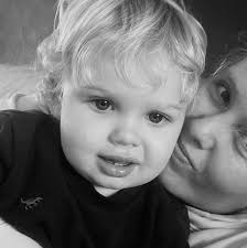 High wycombe based For sale 2,000 Automatic 2L petrol Start and drives well  In good condition Welcome to test drive it Ulez free Mot expires 9th  November 2025