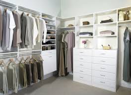 Offener Kleiderschrank 39 Beispiele Wie Der Kleiderschrank Ohne Turen Modern Und Funktional Vorkommt Fresh Ideen Fur Das Interieur Dekoration Und Landscha Begehbarer Kleiderschrank Design Schrank Regale Kleiderschrank