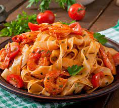 Salata cu paste este perfecta pentru picnicuri, pentru pachetul de pranz pe care il iei la job sau chiar pentru un brunch. Pastele Foodwiki Takeaway Com