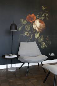 Dit Prachtige Behang Met Een Stilleven Met Bloemen In Donker Rood En Zwart Is Gebaseerd Op Een Afbeelding Uit De Colle Bloem Behang Donker Behang Chique Behang