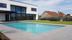 prachtige moderne woning met een pareltje van een zwembad in de tuin zwembaden zwembad zwemvijvers