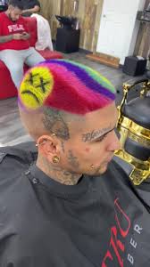 Figuras En El Pelo Una Cara Triste