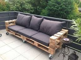 On Wheels Outside Furniture Pallet Furniture Outdoor Palette Furniture Outdoor Furniture Plans