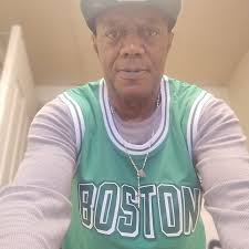 Happy 67th birthday to former collegiate and professional football  quarterback and football broadcaster Harold "Warren" Moon. Moon played his  freshman year at West Los Angeles College and then transferred to the  University