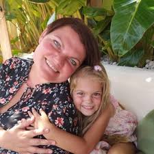 Vanessa Faust (@VanessaFaust)