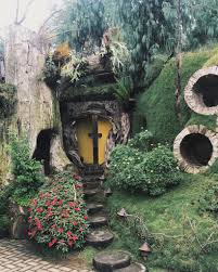 105/212 maribaya resort, lembang 40391 indonesia. Rumah Hobbit Paraland Resort Khao Yai Its Hobbiton Visit The Magical Hobbit Hotel Inthailand Nah Jika Anda Ingin Melihat Secara Langsung Rumah Hobbit Ini Di Karo