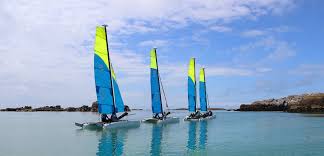 Vous n'avez pas besoin d'attendre l'arrivée de votre nouveau permis de travail propre à un employeur pour commencer un nouvel emploi ou travailler pour un nouvel employeur. Vos Questions Nos Reponses Ai Je Le Droit D Aller Faire Un Tour En Bateau