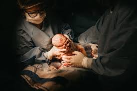 Tak kisah lah bayi lelaki mahupun bayi perempuan, jika perkara itu berlaku, ianya adalah normal. Telisik Kesehatan Dari Kepala Hingga Kaki Pada Bayi Baru Lahir