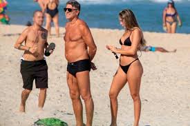 See more of renato gaúcho on facebook. Renato Descumpre Novamente O Isolamento E Vai A Praia Com A Sua Filha