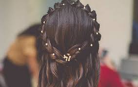This hairstyle is appropriate for the sister of the bride. 15 Best Indian Wedding Hairstyles For Short Medium And Long Hair Events Wedo
