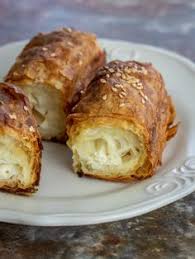 Pa kako su bili oduševljeni njom, ja sam je prilično često pripremala i priznajem činjenica. Gibanica Recept Minjina Kuhinjica