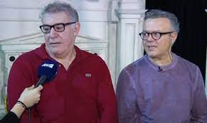 Για το «πάγωμα» δύο παραστάσεών τους, λόγω της οικονομικής κρίσης, και τις δυσκολίες που αντιμετωπίζουν μίλησαν ο μιχάλης ρέππας και ο θανάσης παπαθανασίου στη real news. Mixalhs Reppas 8anashs Papa8anasioy To Kase Stis Treis Xarites Kai To Dis E3amartein Zappit
