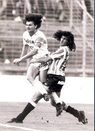 Mario alberto kempes chiodi (born 15 july 1954) is an argentine former professional footballer and manager who played as a forward. Als Vse Gegangen Um Als Skn St Polten Zuruckzukehren Redaktion Osterreichisches Presseburo