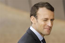 Manchmal wirkt es allerdings, als sei brigitte macron noch immer die lehrerin ihres zum präsidenten gewählten mannes. Wer Sass Mit Dem Franzosischen Prasidenten Emmanuel Macron In Dortmund In Einer Klasse