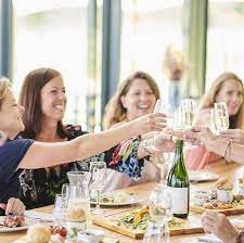 Here Are 25 Restaurants That Will Be Open On New Year S Day 2021 Restaurant Newyear New Years Day