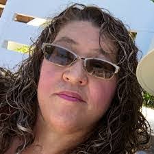 Irma Maciel's Instagram, Twitter & Facebook