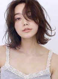 矢野未希子 髪型 こなれオーラ全開のみっこボブを真似したい 大人のオシャレを満たすボブを楽しんで bangs バングス 髪型 モテ ボブ ヘアスタイリング