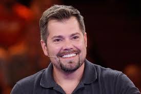 GZSZ: Daniel Fehlow verrät peinliche Sex-Panne am Set