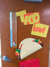 A Blog About Teaching Art And The Spanish Language In An Elementary And Middle School Setting Sometime Spanish Classroom Door Classroom Door Spanish Classroom