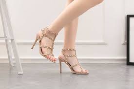 Kualitas terbaik pria boots wanita harga murah! Selain High Heels Ini Sepatu Hak Tinggi Yang Harus Dimiliki Wanita Karier Topcareerid