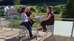 Heimatberechtigt in jonschwil und kirchberg sg) ist eine schweizer politikerin ().sie wurde am 5. Toni Und Ruth Vescoli Telebarn