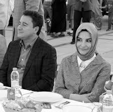 'biz kendi kendimize yaşayan, gezen bir aileydik. Ali Babacan In Bilinmeyen Hikayesi Ali Hikmet Ince Yazdi
