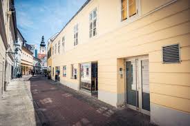 The city tourist office is located on rathausplatz and this open square makes a good start for a walking tour of the centre of st. Wohnung Rathausplatz St Polten Sankt Polten Updated 2021 Prices
