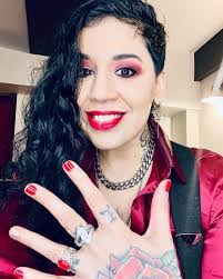 Jennifer Arroyo's Instagram, Twitter & Facebook